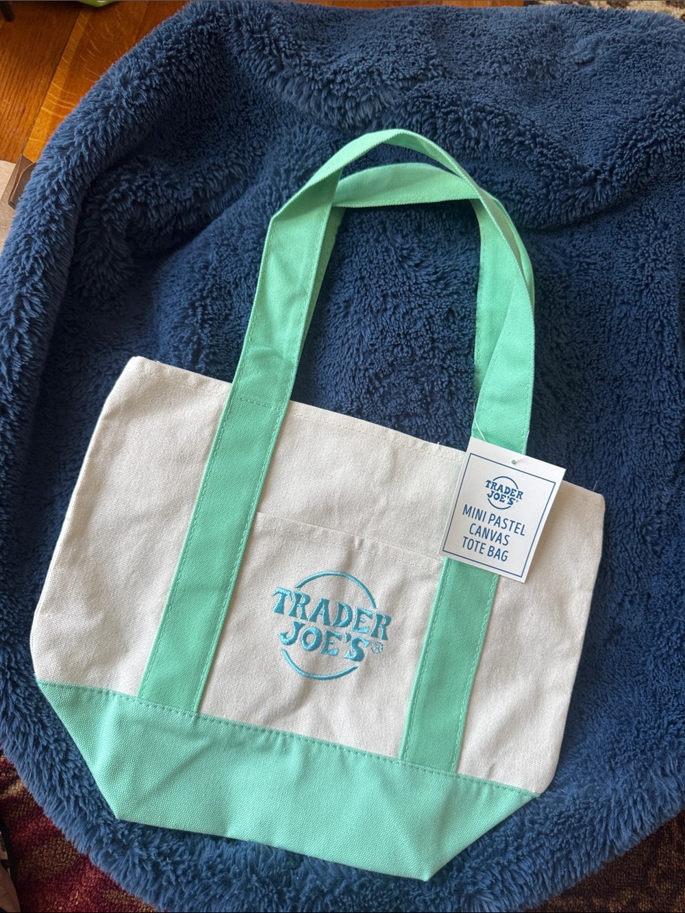 Trader Joe’s Limited Edition Green & Cream Canvas Tote Bag NWT